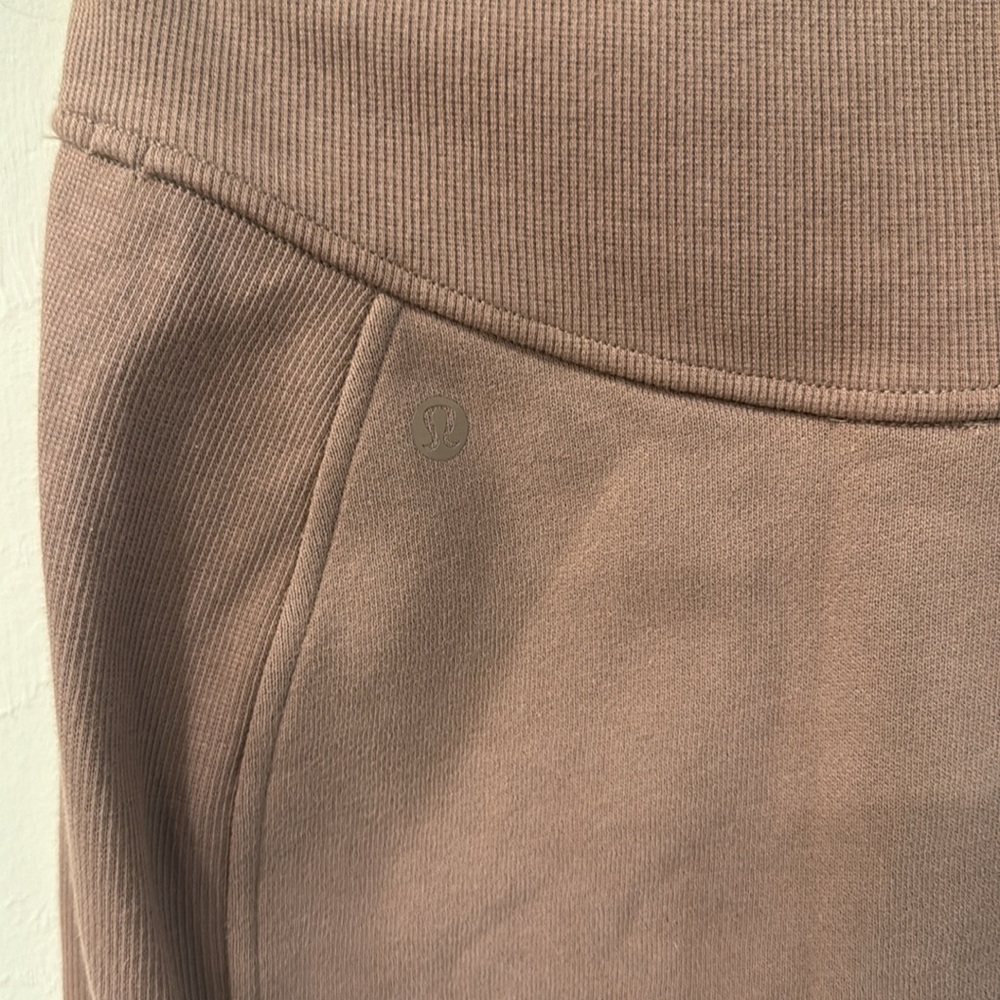 Lululemon Scuba High-Rise Mini Skirt - Picture 3 of 3